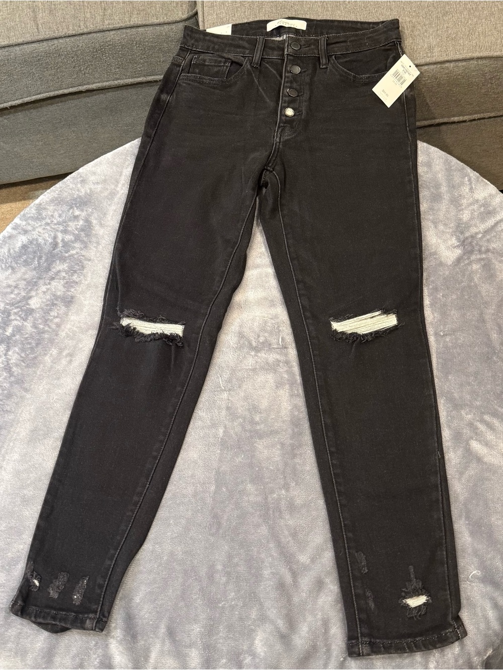 Kancan Kurvy Mid-rise Distressed Black Women’s Skinny Jeans - Size 28 - NWT!